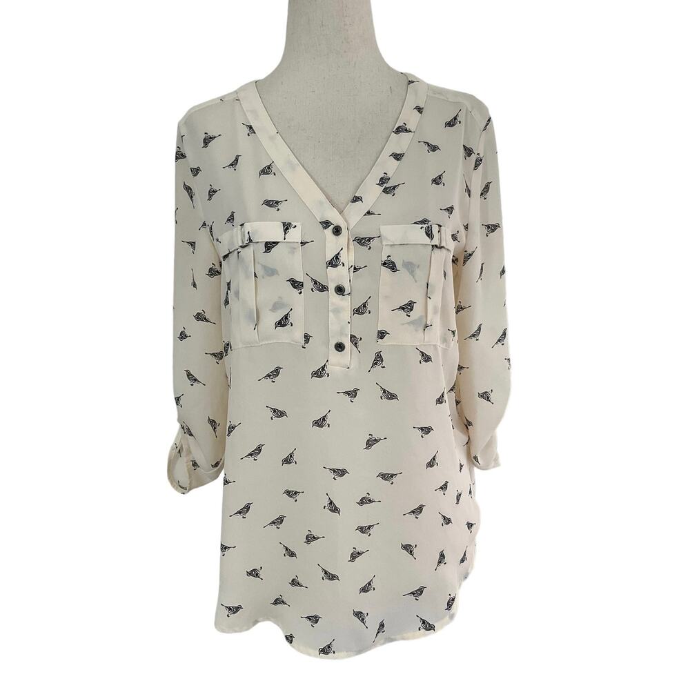 Maurices Ivory V-neck Rool tab Sleeve Long Sleeve Top Women's Size XS | 47-20